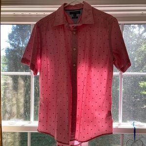 Tommy Hilfiger casual summer apricot button down!